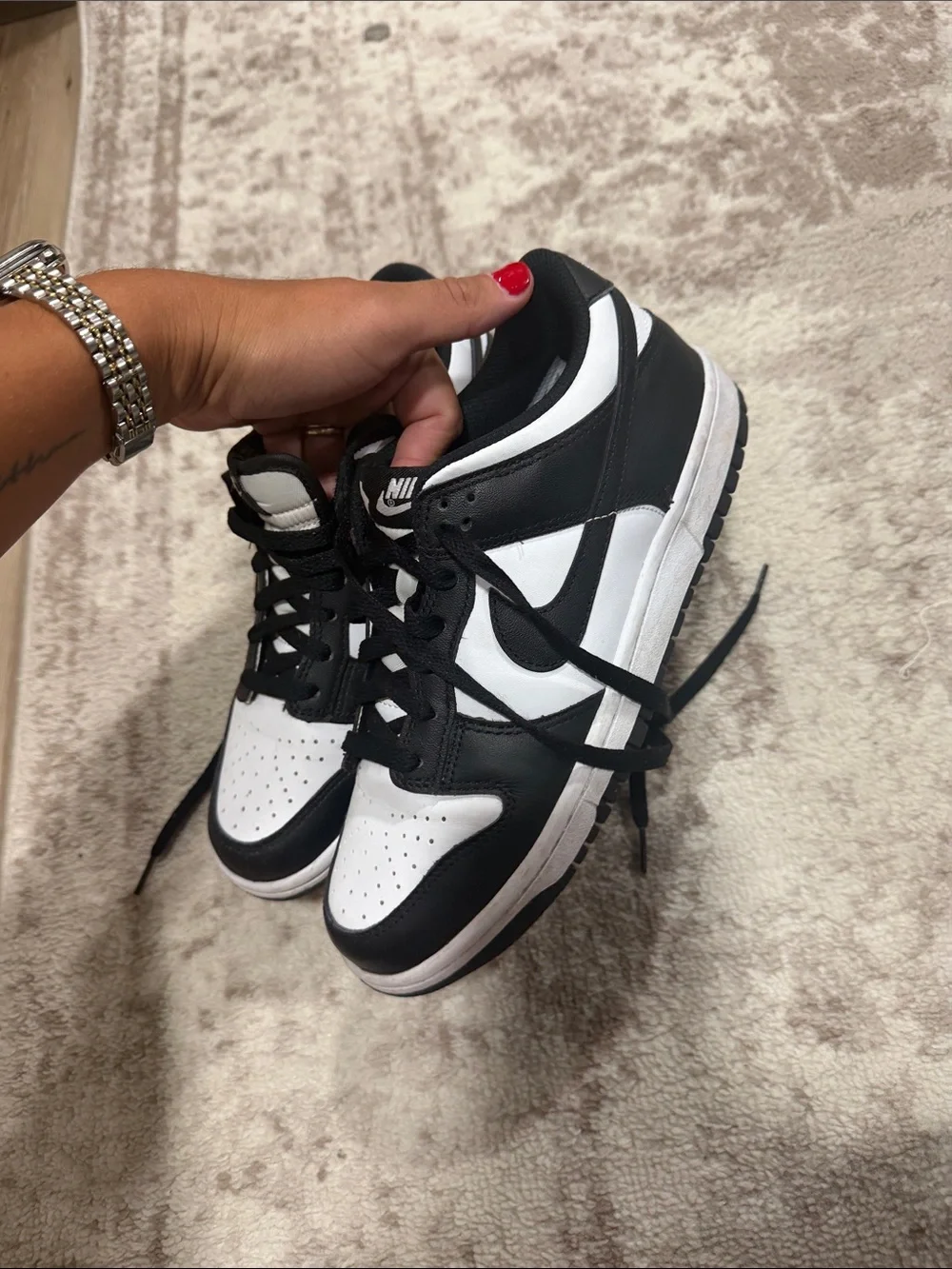 Nike Women Black and White Low-Top Sneakers